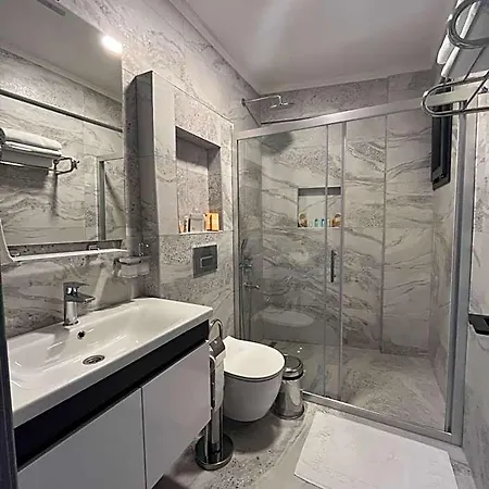 Pier21 House 4*